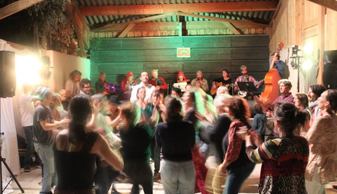 festival bal folk à la ferme soirée festive agritourisme Drôme