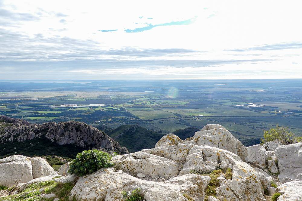Balades et randonnées en Provence dans les Alpilles Tourisme PACA