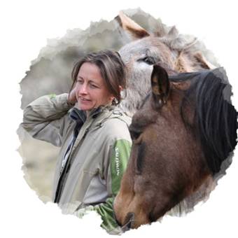 Portrait d'une paysanne autrice de romans Claire Strauss Bamboul'ânes accueil payan agritourisme