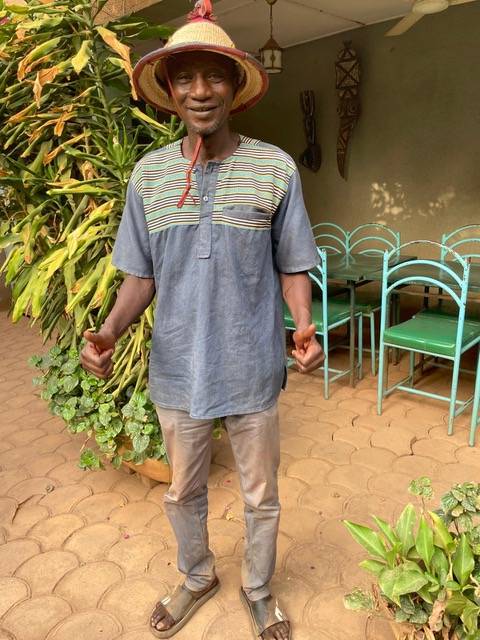 Paysan Burinais qui accueille les personnes réfugiées de guerre sur sa ferme Accueil Paysan, réseau associatif d'agritourisme et de solidarité entre paysans