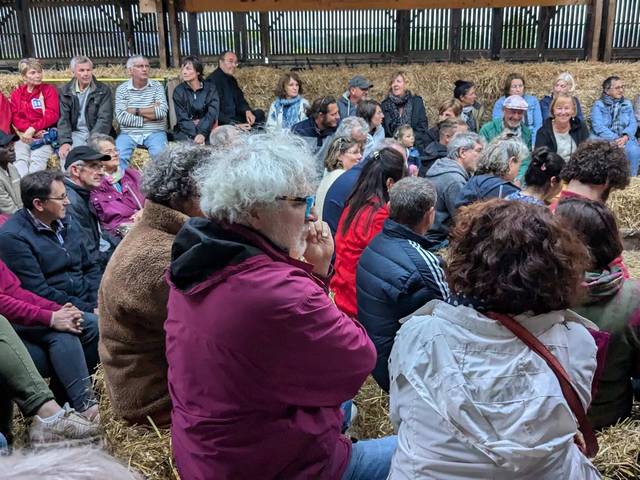 spectacle théatre à la ferme avec la ferme des Bioprés : découvrir la culture et l'art dans le monde rural