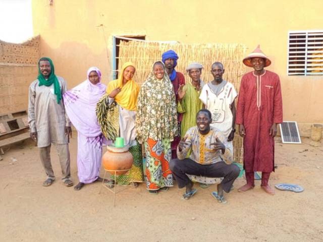 portrait d'un paysan au burkina qui accueille les personnes réfugiées de guerre