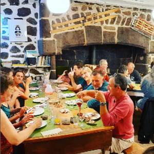 tourisme rural repas paysan pause gourmande Cantal vacances en Auvergne