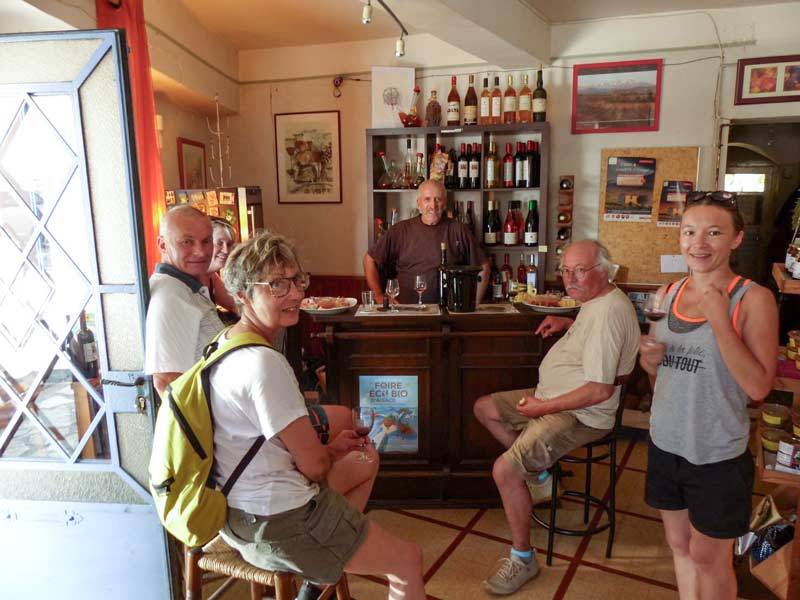 Vacances à la ferme en famille Occitanie gîte agritourisme découverte du territoire oliviers, vignes, produits locaux