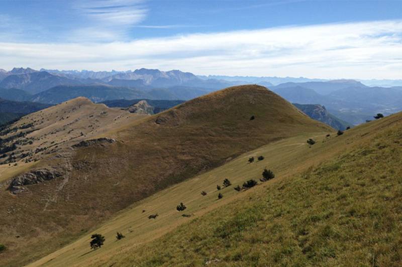 La Montagne - Praboyer - Randonnée dans les Hautes-Alpes itinérance douce marche sentier pédestre écotourisme agritourisme tourisme durable responsable