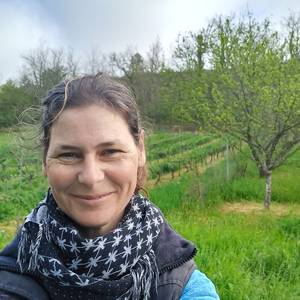 Photo de portrait de Delphine Lasvènes