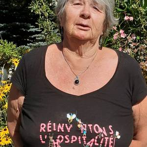 Portrait photo of Elisabeth