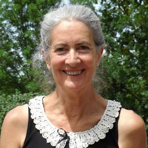 Portrait photo of Erica Michon