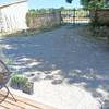 l'entrée vue de la terrasse de la chambre d'hôte -  Guest room At the Saulce plant (Provence-Alpes-Côte d’Azur, Vaucluse)