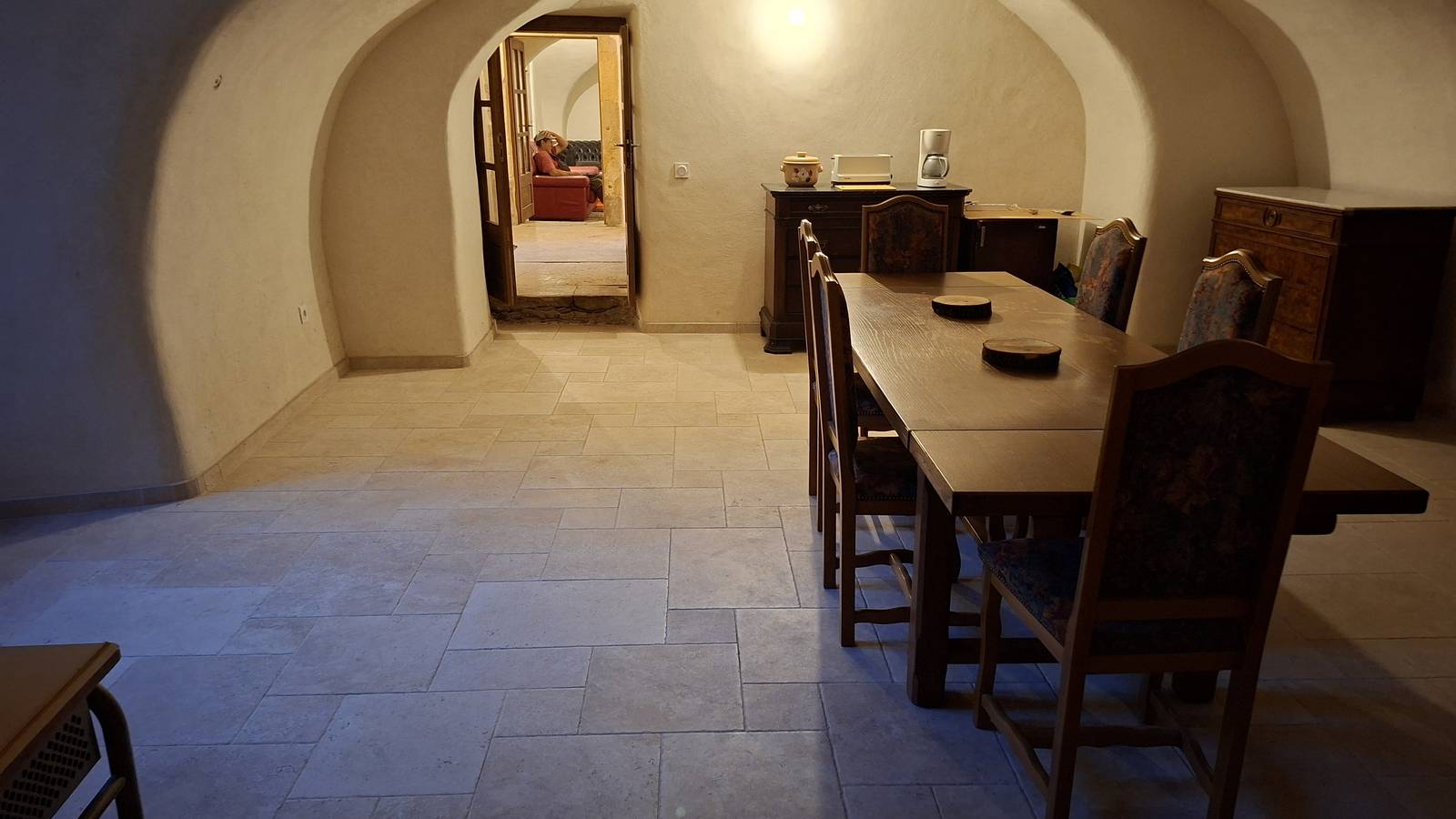 salle a manger - Tourist accommodation Occitanie Lozère Château d'Arigès Eco-Reserve