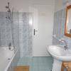 Salle de bain sur le pallier -  Chambre d’hôte maison d'habitation (Normandie, Manche)