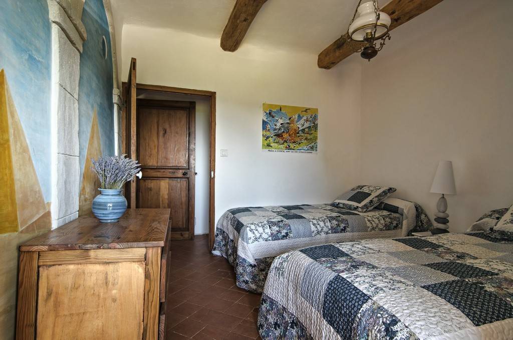 chambre bleue - Hébergement touristique Provence-Alpes-Côte d’Azur Alpes-de-Haute-Provence Fontaine Neuve