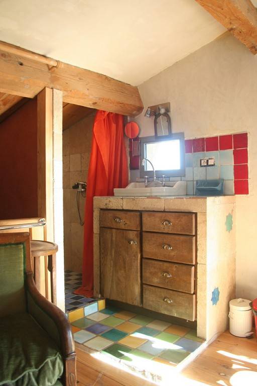 Coin lavabo et douche