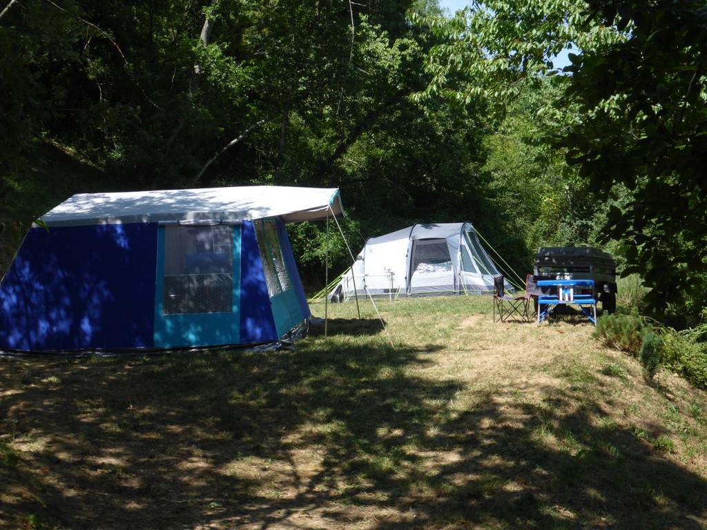 emplacements de camping - Hébergement touristique Occitanie Ariège Camping l'amaranthe