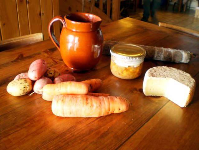  Activité Auvergne-Rhône-Alpes Ardèche Table "Ferme de Verden"