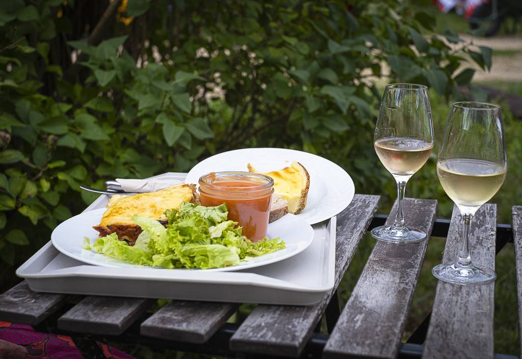 Activity Centre-Val de Loire Cher Table d'hôte à la Ferme des Places