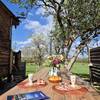 La salle à manger -  Unusual accommodation GrandJardin Rustic getaway (Grand Est, Vosges)