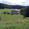 la ferme en été depuis le gîte -  Gîte Sur Laisia (Bourgogne-Franche-Comté, Jura)