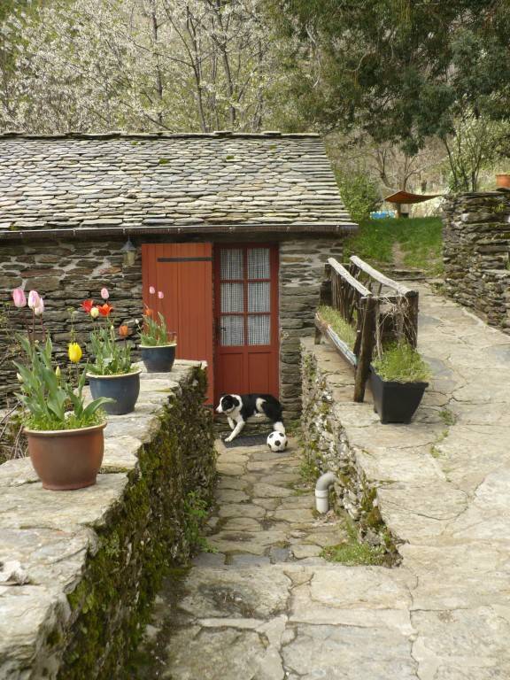 Entrée du gîte - Hébergement touristique Occitanie Lozère la Clède