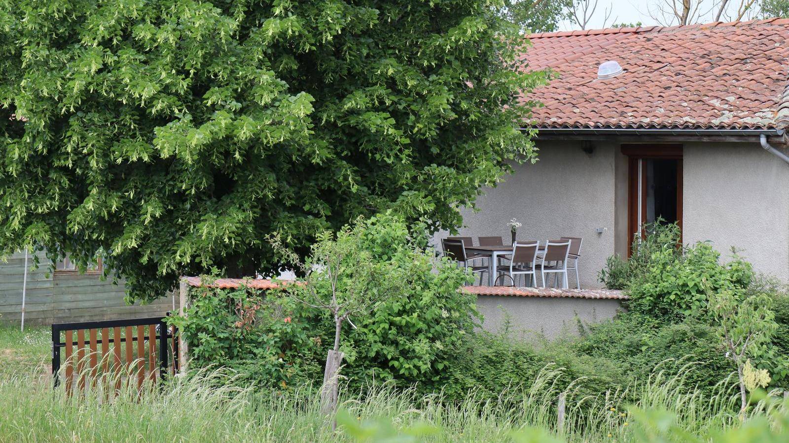  Hébergement touristique Auvergne-Rhône-Alpes Rhône Le gîte du pré
