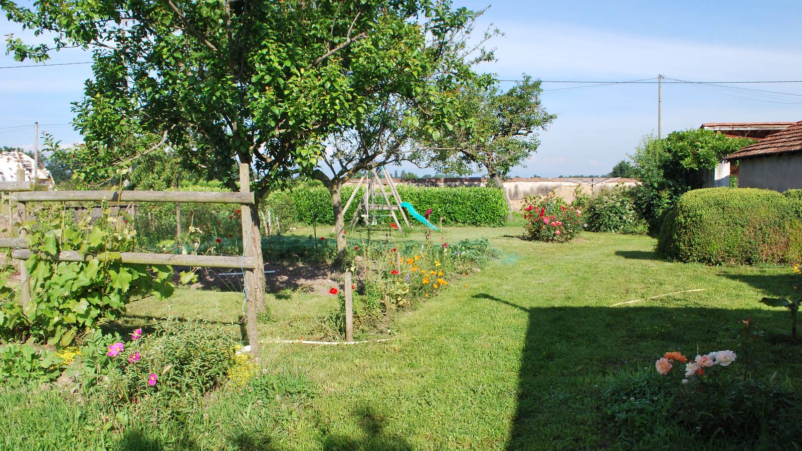  Hébergement touristique Auvergne-Rhône-Alpes Loire gîte: "La Ferme des Chênes"