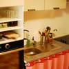 Une cuisine intégrée accessible PMR -  Gîte Le gîte Terre Compagne pour 1 ou 2 personnes, accessible PMR (Bretagne, Ille-et-Vilaine)