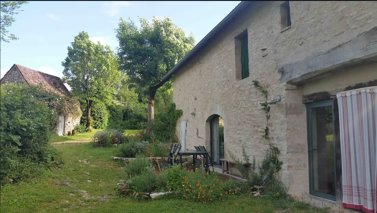  Hébergement touristique Occitanie Aveyron la chevrerie