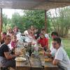 repas autour du four à pain -  Gîte Terre Rouge (Occitanie, Aveyron)