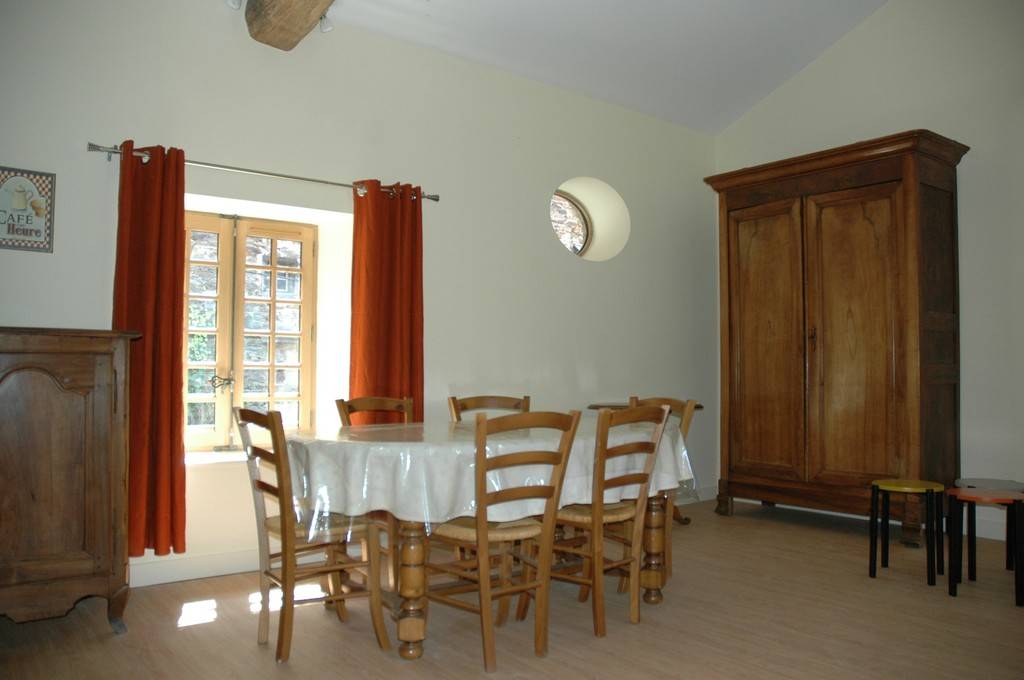 salle à manger - Hébergement touristique Auvergne-Rhône-Alpes Loire Le chant du ruisseau
