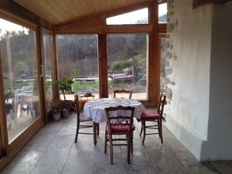 salle à manger - Hébergement touristique Provence-Alpes-Côte d’Azur Alpes-de-Haute-Provence Le cabanon