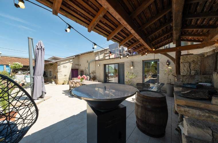 Coin barbecue sur la terrasse -  GITE DES 3 SUISSESSES (Grand Est, Vosges)