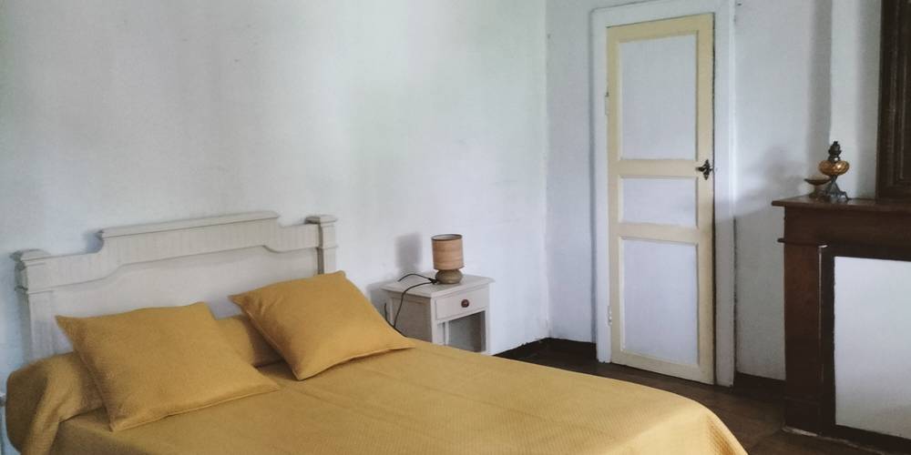 CHAMBRE 2 -  GÎTE LOUSTAOU (Nouvelle-Aquitaine, Pyrénées-Atlantiques)