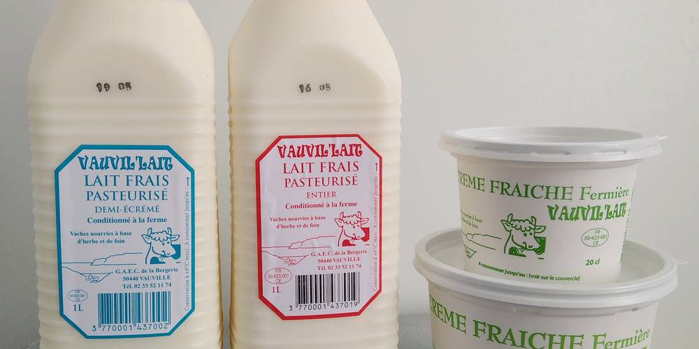 Lait et crème fraîche "Vauvil'lait" que nous vendons en direct -  Les petites centaurées (Normandie, Manche)