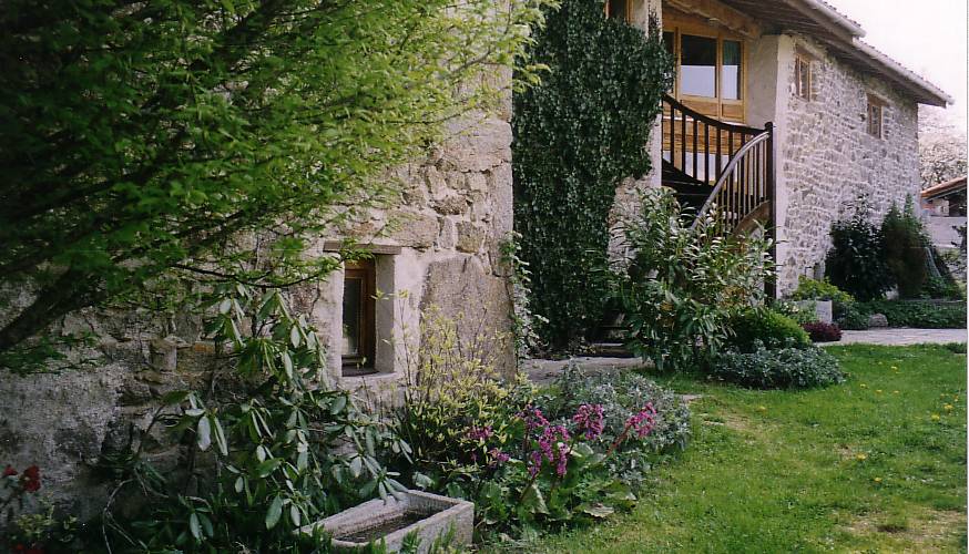 la façade du gîte -  BARN DU PHAUX (Auvergne-Rhône-Alpes, Loire)