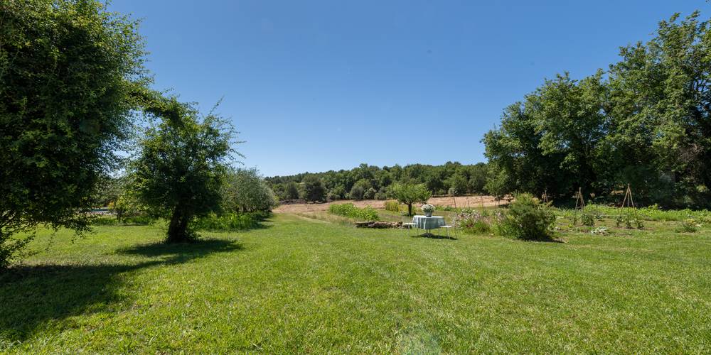  Les Ruchers des Mességuières (Provence-Alpes-Côte d’Azur, Vaucluse)