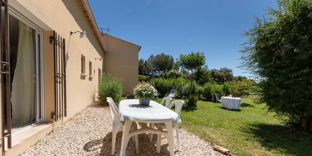 Pour vos repas en extérieur -  Les Ruchers des Mességuières (Provence-Alpes-Côte d’Azur, Vaucluse)