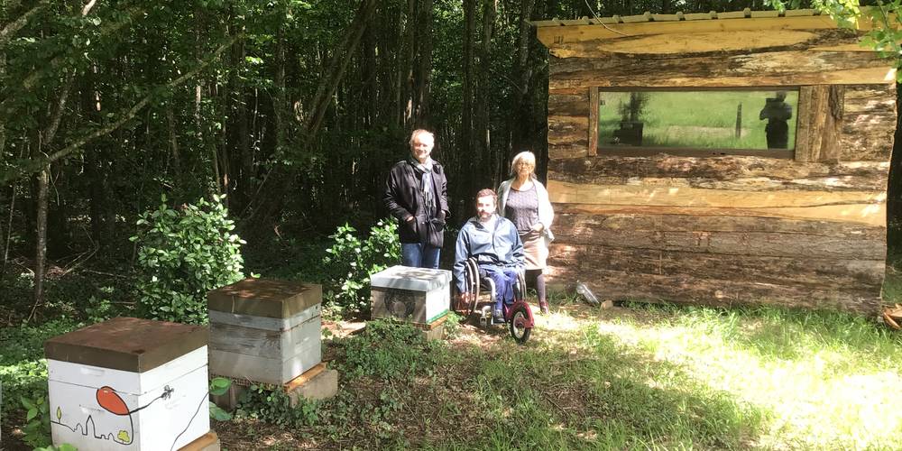 Le député Peytavie en visite au rucher -  APYRAINE (Nouvelle-Aquitaine, Dordogne)