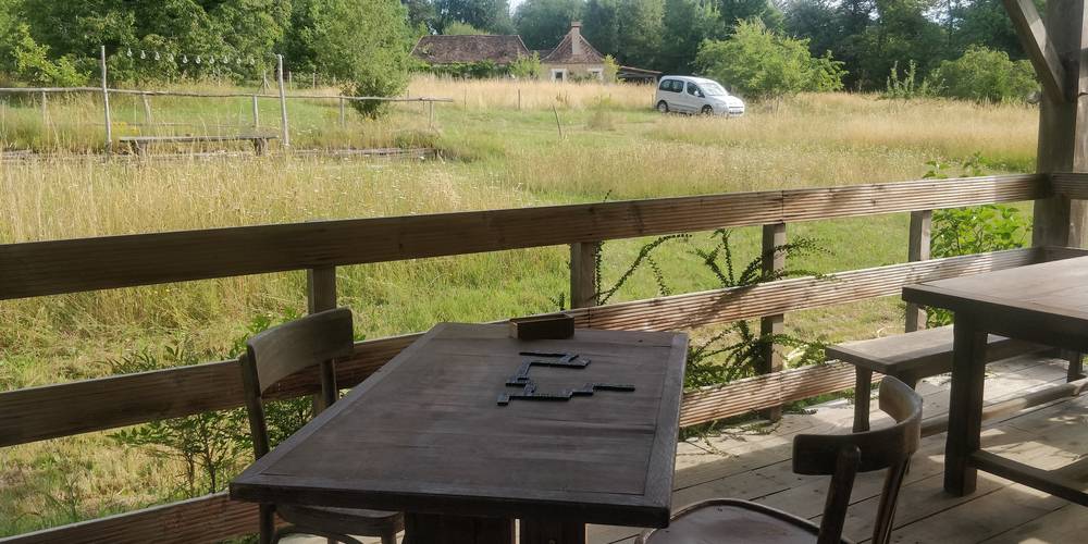 terrasse des sanitaires -  APYRAINE (Nouvelle-Aquitaine, Dordogne)
