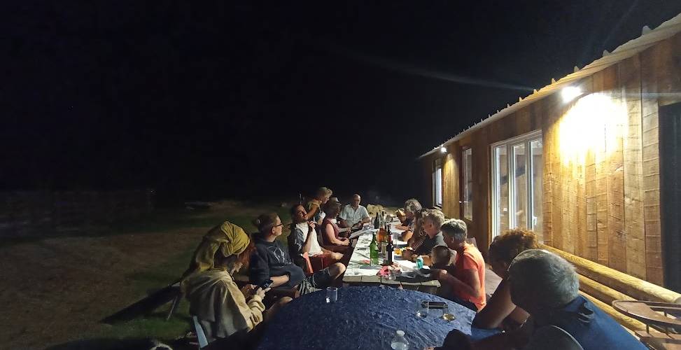 Quelques fois, des repas improvisés avec vous -  CAMPING PAYSAN DE LA GILBERDIÈRE (Normandie, Orne)