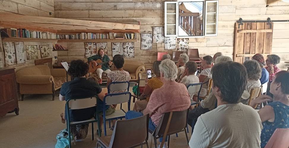 Plusieurs fois dans la saison les artistes ont le champ libre -  CAMPING PAYSAN DE LA GILBERDIÈRE (Normandie, Orne)