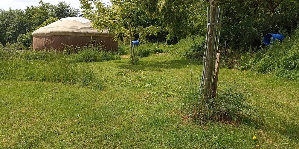 La yourte d'en bas, ouverte au soleil -  CAMPING PAYSAN DE LA GILBERDIÈRE (Normandie, Orne)