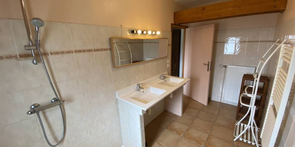  Deer lodge (Auvergne-Rhône-Alpes, Loire)