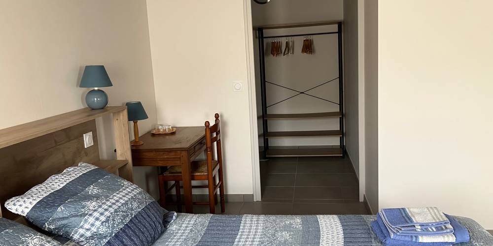 chambre bleue -  Ferme Pekoainia (Nouvelle-Aquitaine, Pyrénées-Atlantiques)
