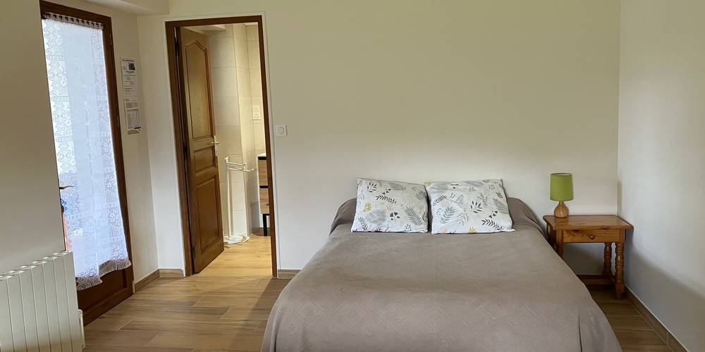 chambre jaune -  Ferme Pekoainia (Nouvelle-Aquitaine, Pyrénées-Atlantiques)