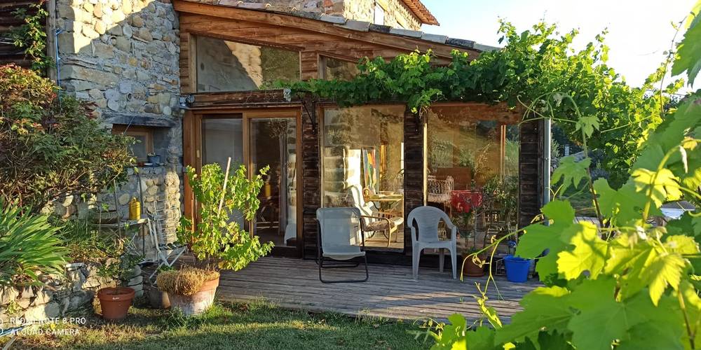 Vue de l'extérieur -  KARKAM SAFRAN (Provence-Alpes-Côte d’Azur, Alpes-de-Haute-Provence)