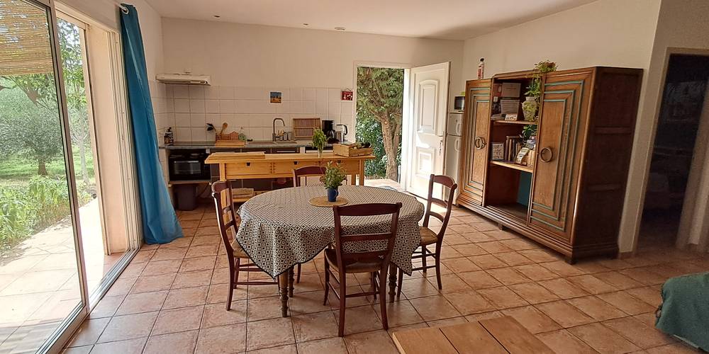 grande pièce lumineuse -  Les Fiolles (Provence-Alpes-Côte d’Azur, Bouches-du-Rhône)