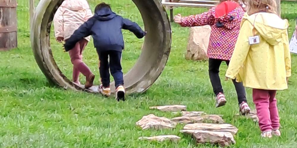  Gîte la Ferme de Servanges  -Parcours pieds nus "Lou Pié-Déchô" (Auvergne-Rhône-Alpes, Loire)