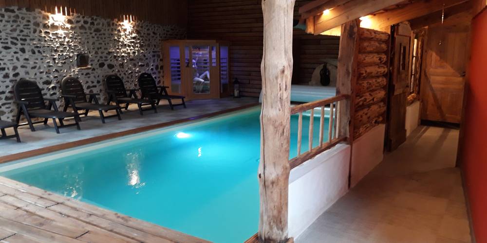  Gîte la Ferme de Servanges  -Parcours pieds nus "Lou Pié-Déchô" (Auvergne-Rhône-Alpes, Loire)