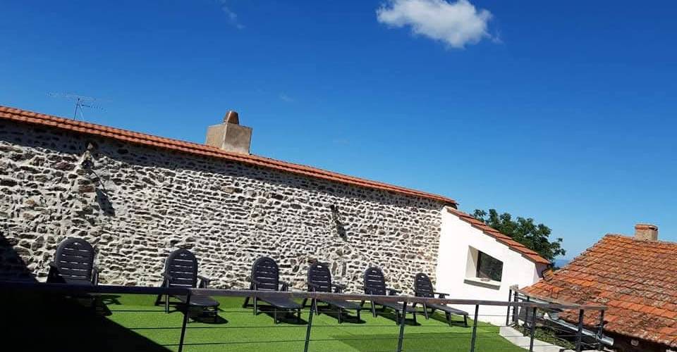  Gîte la Ferme de Servanges  -Parcours pieds nus "Lou Pié-Déchô" (Auvergne-Rhône-Alpes, Loire)