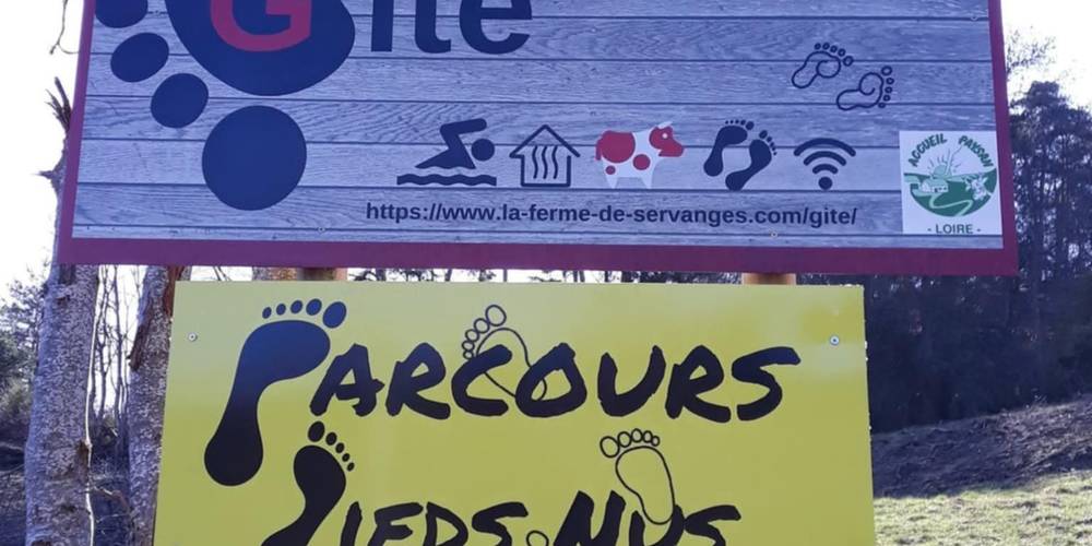  Gîte la Ferme de Servanges  -Parcours pieds nus "Lou Pié-Déchô" (Auvergne-Rhône-Alpes, Loire)